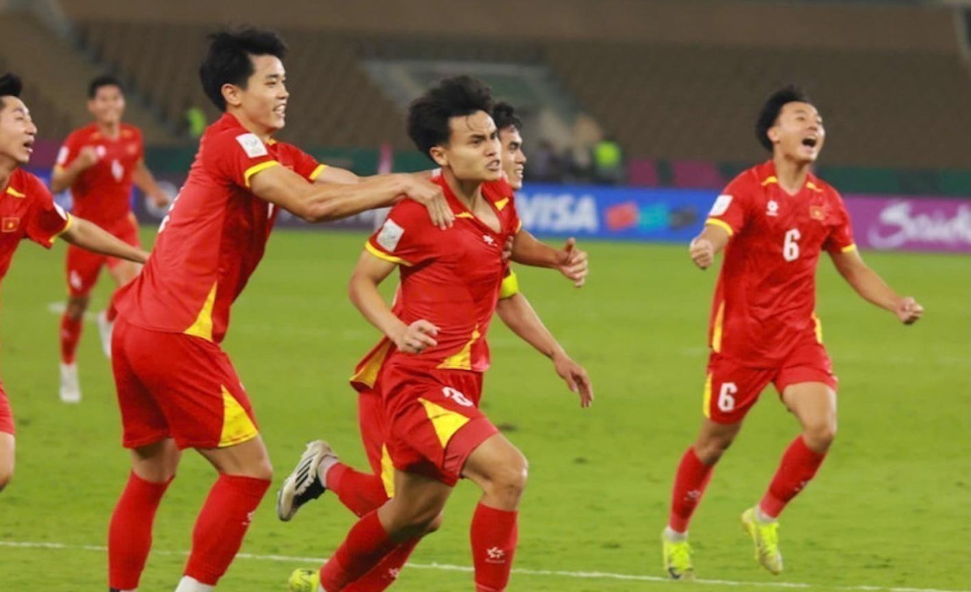 网页版登录入口-5-3点胜！3-2绝杀！U23亚洲杯4强诞生2席，中国队若晋级将战越南