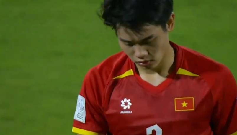 kaiyun 官网-阮庭北染红离场!飞踹对手小腿,主帅看傻眼,传射建功险送点